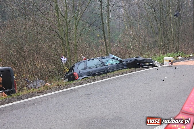 Zdjęcie w galerii na portalu naszraciborz.pl: Śmiertelny wypadek na drodze Racibórz-Szymocice. Nie żyje sołtys Nędzy wiadomości z regionu
