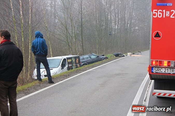 Zdjęcie w galerii na portalu naszraciborz.pl: Śmiertelny wypadek na drodze Racibórz-Szymocice. Nie żyje sołtys Nędzy wiadomości z regionu