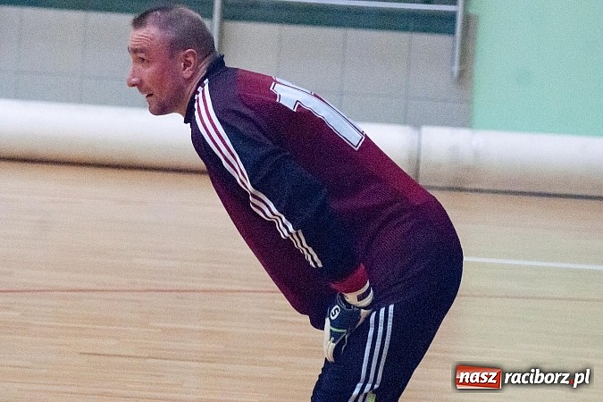 Zdjęcie w galerii na portalu naszraciborz.pl: Beniaminek górą nad mistrzem. Pędzące Byki liderem wiadomości z regionu