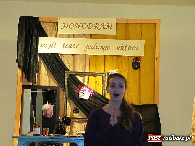 Zdjęcie w galerii na portalu naszraciborz.pl: Pokazali co potrafią. Konkurs na monodram wiadomości z regionu
