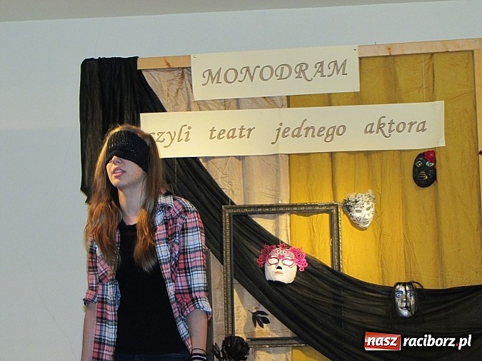 Zdjęcie w galerii na portalu naszraciborz.pl: Pokazali co potrafią. Konkurs na monodram wiadomości z regionu