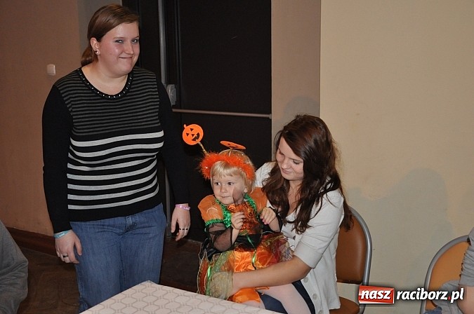 Zdjęcie w galerii na portalu naszraciborz.pl: W Krzanowicach najmłodsi bawili się na integracyjnych Andrzejkach wiadomości z regionu