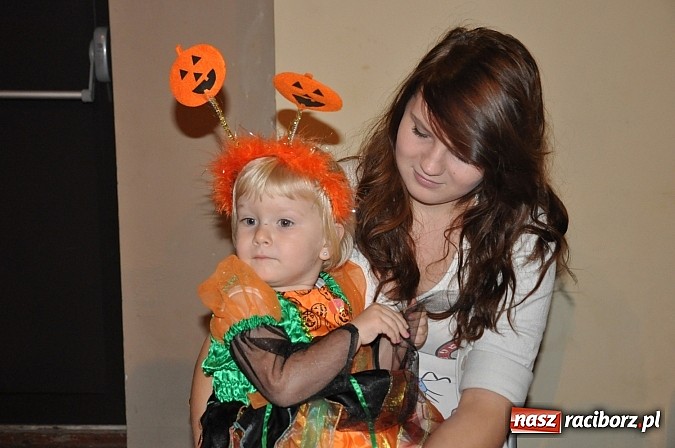 Zdjęcie w galerii na portalu naszraciborz.pl: W Krzanowicach najmłodsi bawili się na integracyjnych Andrzejkach wiadomości z regionu