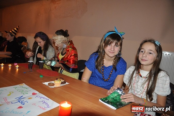 Zdjęcie w galerii na portalu naszraciborz.pl: W Krzanowicach najmłodsi bawili się na integracyjnych Andrzejkach wiadomości z regionu
