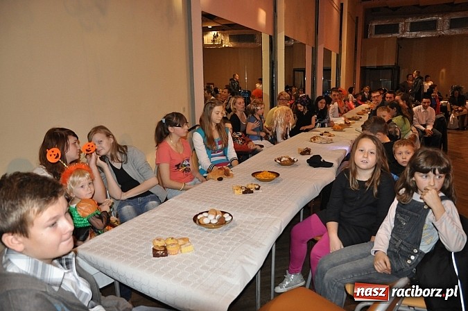 Zdjęcie w galerii na portalu naszraciborz.pl: W Krzanowicach najmłodsi bawili się na integracyjnych Andrzejkach wiadomości z regionu