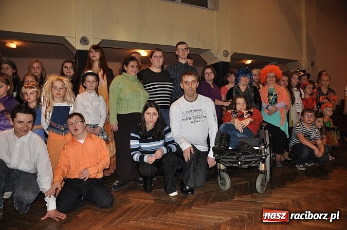 Zdjęcie w galerii na portalu naszraciborz.pl: W Krzanowicach najmłodsi bawili się na integracyjnych Andrzejkach wiadomości z regionu