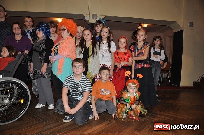 Zdjęcie w galerii na portalu naszraciborz.pl: W Krzanowicach najmłodsi bawili się na integracyjnych Andrzejkach wiadomości z regionu