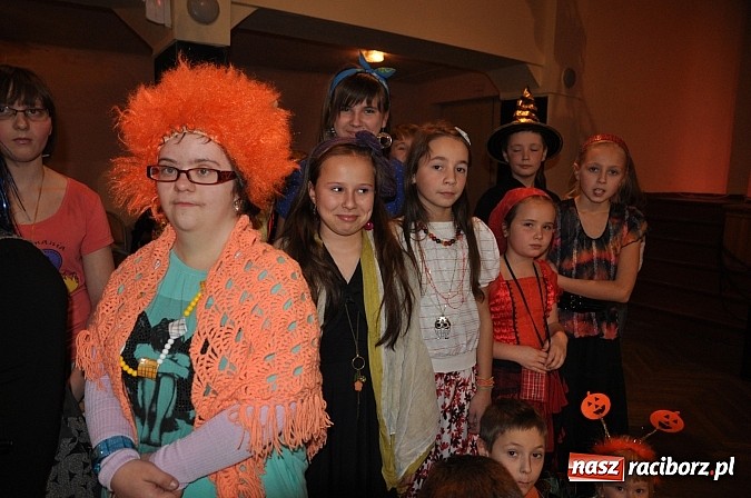 Zdjęcie w galerii na portalu naszraciborz.pl: W Krzanowicach najmłodsi bawili się na integracyjnych Andrzejkach wiadomości z regionu