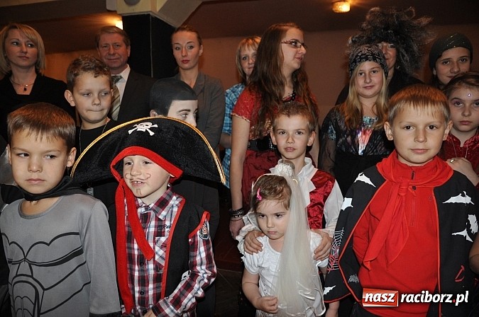 Zdjęcie w galerii na portalu naszraciborz.pl: W Krzanowicach najmłodsi bawili się na integracyjnych Andrzejkach wiadomości z regionu