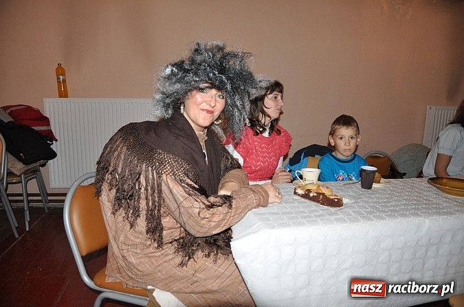Zdjęcie w galerii na portalu naszraciborz.pl: W Krzanowicach najmłodsi bawili się na integracyjnych Andrzejkach wiadomości z regionu