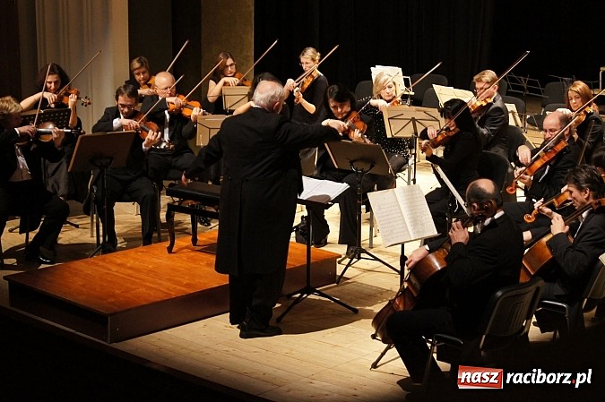 Zdjęcie w galerii na portalu naszraciborz.pl: Wiolonczelista podbił serca raciborzan wiadomości z regionu