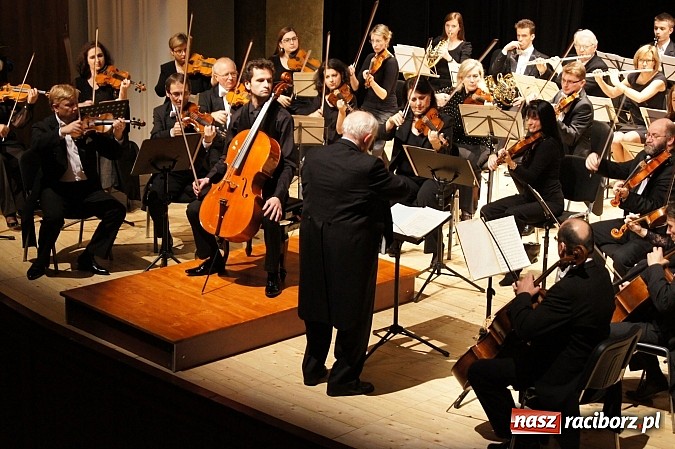 Zdjęcie w galerii na portalu naszraciborz.pl: Wiolonczelista podbił serca raciborzan wiadomości z regionu