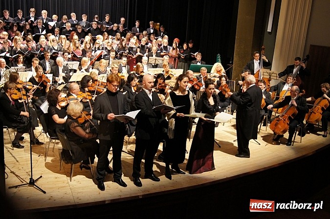 Zdjęcie w galerii na portalu naszraciborz.pl: Wiolonczelista podbił serca raciborzan wiadomości z regionu