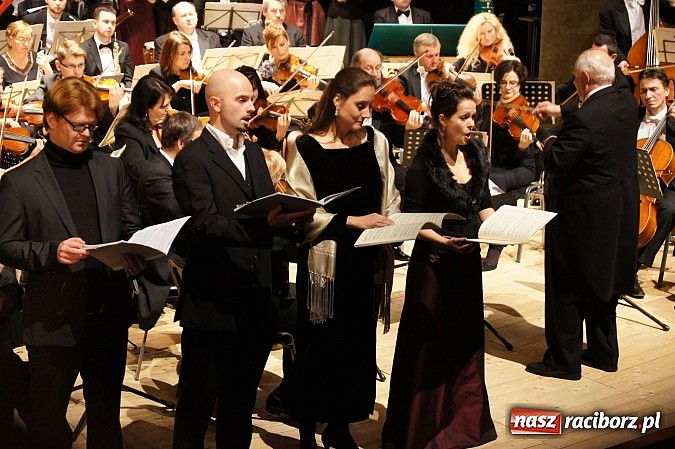 Zdjęcie w galerii na portalu naszraciborz.pl: Wiolonczelista podbił serca raciborzan wiadomości z regionu