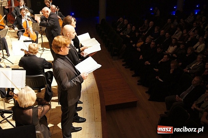 Zdjęcie w galerii na portalu naszraciborz.pl: Wiolonczelista podbił serca raciborzan wiadomości z regionu