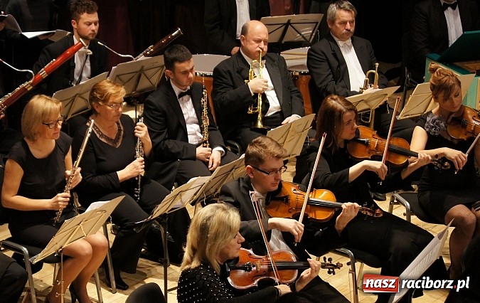 Zdjęcie w galerii na portalu naszraciborz.pl: Wiolonczelista podbił serca raciborzan wiadomości z regionu