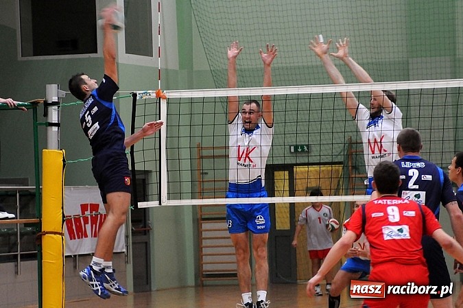 Zdjęcie w galerii na portalu naszraciborz.pl: Klapa przy Łąkowej. AZS przegrał z Juvenią wiadomości z regionu