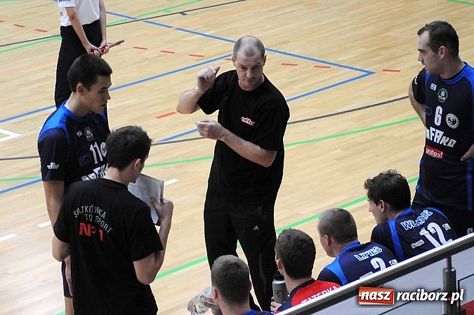 Zdjęcie w galerii na portalu naszraciborz.pl: Klapa przy Łąkowej. AZS przegrał z Juvenią wiadomości z regionu