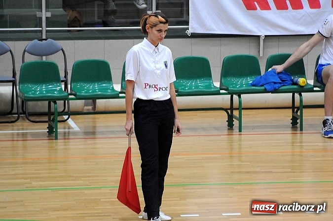 Zdjęcie w galerii na portalu naszraciborz.pl: Klapa przy Łąkowej. AZS przegrał z Juvenią wiadomości z regionu