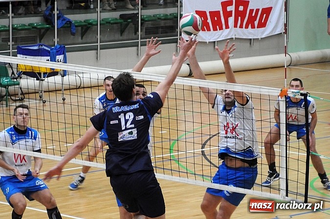 Zdjęcie w galerii na portalu naszraciborz.pl: Klapa przy Łąkowej. AZS przegrał z Juvenią wiadomości z regionu