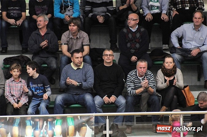 Zdjęcie w galerii na portalu naszraciborz.pl: Klapa przy Łąkowej. AZS przegrał z Juvenią wiadomości z regionu