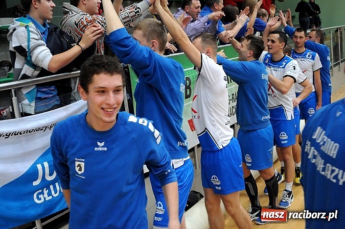 Zdjęcie w galerii na portalu naszraciborz.pl: Klapa przy Łąkowej. AZS przegrał z Juvenią wiadomości z regionu