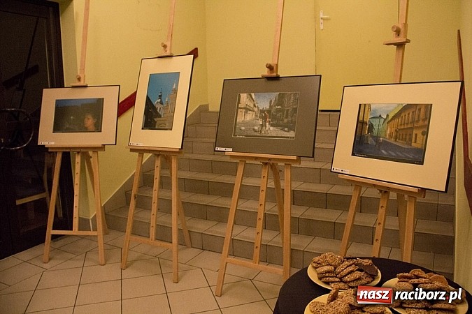 Zdjęcie w galerii na portalu naszraciborz.pl: W Strzesze promowano nowy Almanach wiadomości z regionu