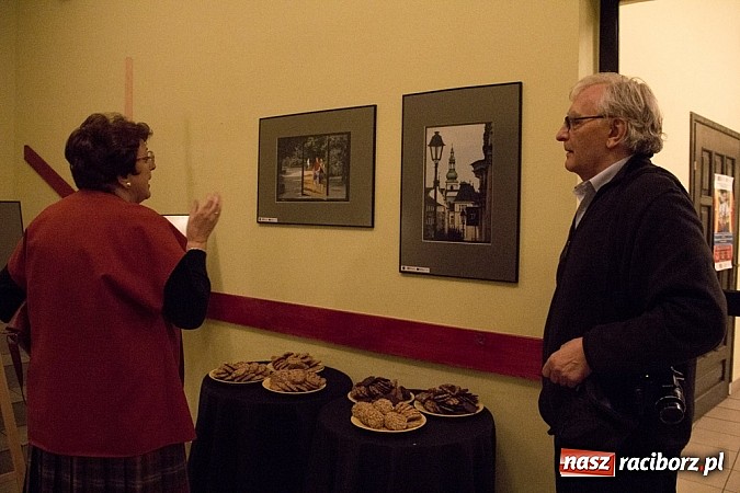 Zdjęcie w galerii na portalu naszraciborz.pl: W Strzesze promowano nowy Almanach wiadomości z regionu
