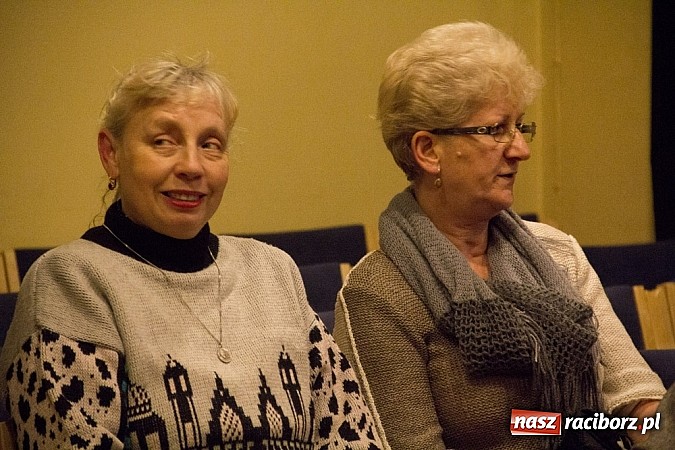 Zdjęcie w galerii na portalu naszraciborz.pl: W Strzesze promowano nowy Almanach wiadomości z regionu