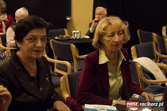 Zdjęcie w galerii na portalu naszraciborz.pl: W Strzesze promowano nowy Almanach wiadomości z regionu