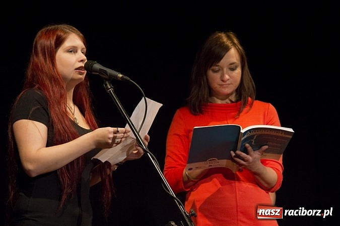 Zdjęcie w galerii na portalu naszraciborz.pl: W Strzesze promowano nowy Almanach wiadomości z regionu