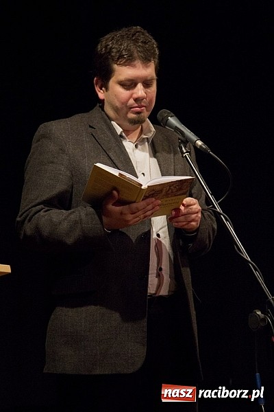 Zdjęcie w galerii na portalu naszraciborz.pl: W Strzesze promowano nowy Almanach wiadomości z regionu