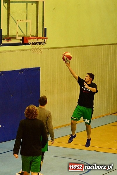 Zdjęcie w galerii na portalu naszraciborz.pl: Wyjazdowe zwycięstwo naszych koszykarzy w Gliwicach wiadomości z regionu
