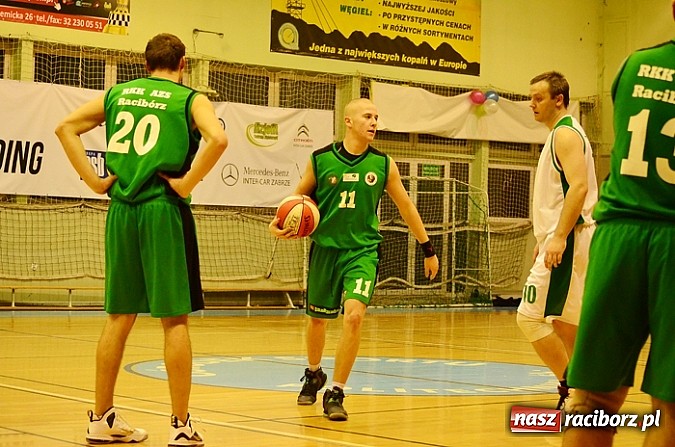 Zdjęcie w galerii na portalu naszraciborz.pl: Wyjazdowe zwycięstwo naszych koszykarzy w Gliwicach wiadomości z regionu