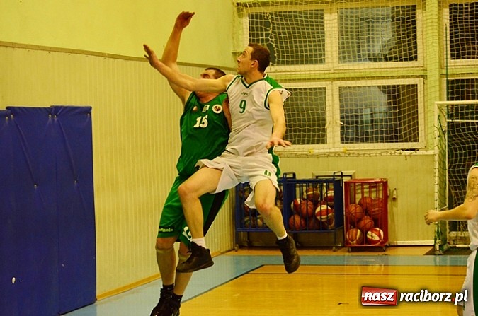 Zdjęcie w galerii na portalu naszraciborz.pl: Wyjazdowe zwycięstwo naszych koszykarzy w Gliwicach wiadomości z regionu