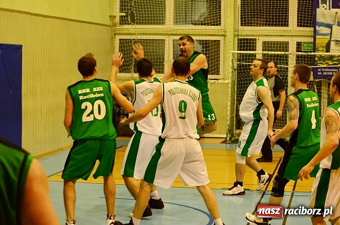 Zdjęcie w galerii na portalu naszraciborz.pl: Wyjazdowe zwycięstwo naszych koszykarzy w Gliwicach wiadomości z regionu