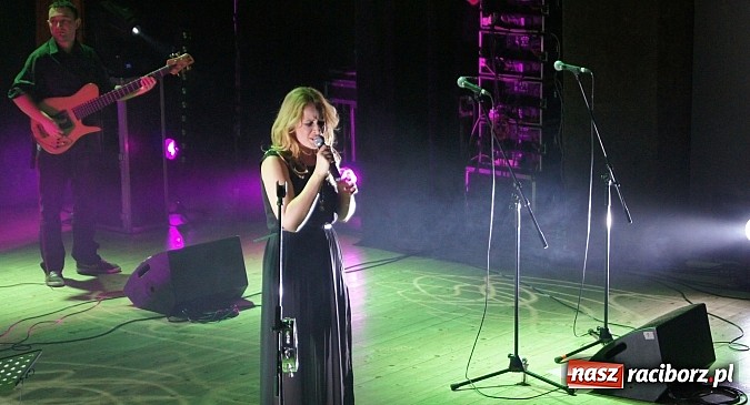 Zdjęcie w galerii na portalu naszraciborz.pl: Marzena Korzonek w nowym stylu wiadomości z regionu