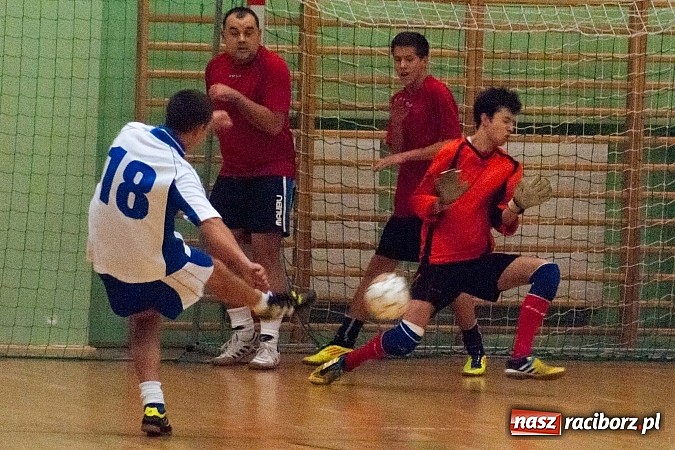 Zdjęcie w galerii na portalu naszraciborz.pl: HLPN: LaŻulowe Wybrzeże na kolanach wiadomości z regionu