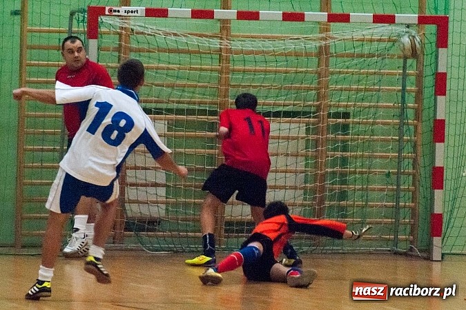 Zdjęcie w galerii na portalu naszraciborz.pl: HLPN: LaŻulowe Wybrzeże na kolanach wiadomości z regionu