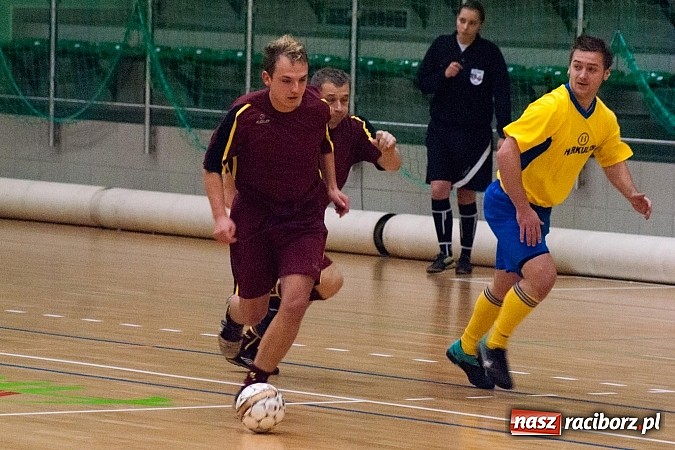 Zdjęcie w galerii na portalu naszraciborz.pl: HLPN: LaŻulowe Wybrzeże na kolanach wiadomości z regionu