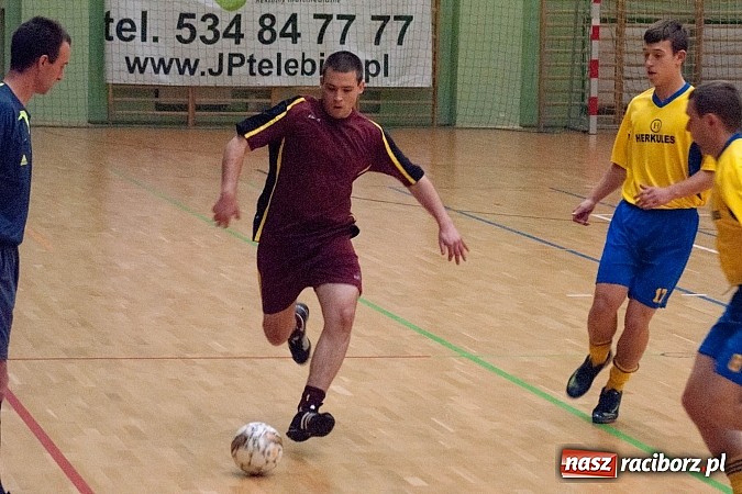 Zdjęcie w galerii na portalu naszraciborz.pl: HLPN: LaŻulowe Wybrzeże na kolanach wiadomości z regionu