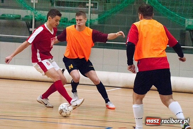 Zdjęcie w galerii na portalu naszraciborz.pl: HLPN: LaŻulowe Wybrzeże na kolanach wiadomości z regionu