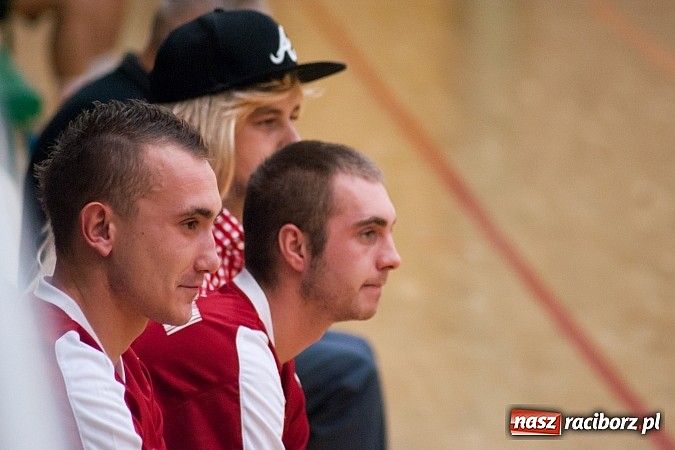 Zdjęcie w galerii na portalu naszraciborz.pl: HLPN: LaŻulowe Wybrzeże na kolanach wiadomości z regionu