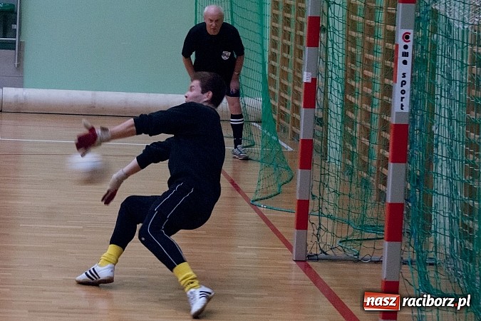 Zdjęcie w galerii na portalu naszraciborz.pl: HLPN: LaŻulowe Wybrzeże na kolanach wiadomości z regionu