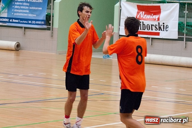 Zdjęcie w galerii na portalu naszraciborz.pl: HLPN: LaŻulowe Wybrzeże na kolanach wiadomości z regionu