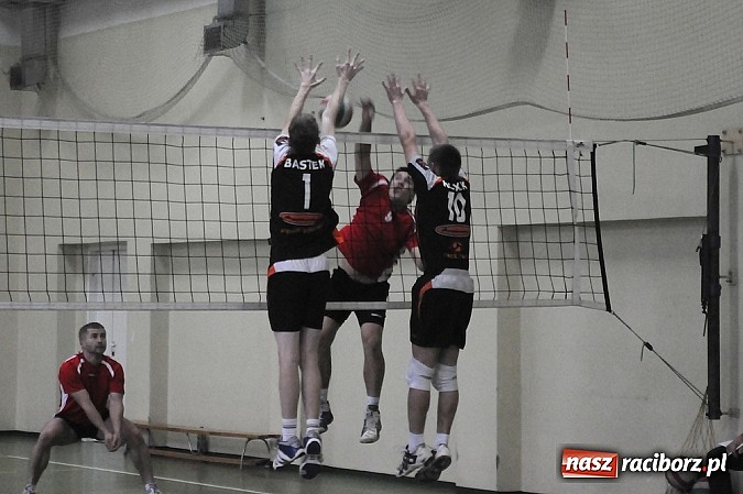 Zdjęcie w galerii na portalu naszraciborz.pl: RLPS: Szósta kolejka za nami wiadomości z regionu