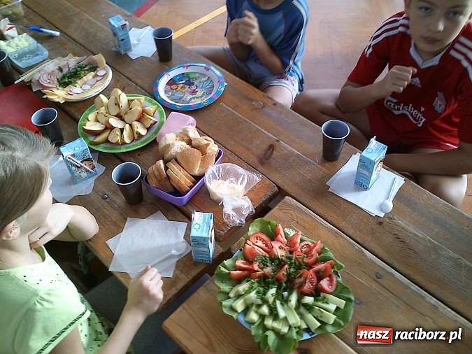 Zdjęcie w galerii na portalu naszraciborz.pl: Dzień Zdrowego Śniadania w SP 15 wiadomości z regionu
