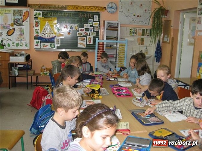 Zdjęcie w galerii na portalu naszraciborz.pl: Dzień Zdrowego Śniadania w SP 15 wiadomości z regionu