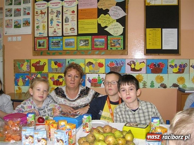Zdjęcie w galerii na portalu naszraciborz.pl: Dzień Zdrowego Śniadania w SP 15 wiadomości z regionu