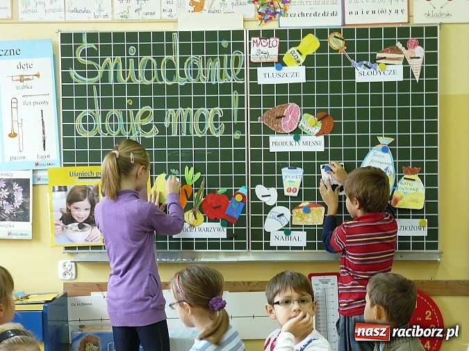 Zdjęcie w galerii na portalu naszraciborz.pl: Dzień Zdrowego Śniadania w SP 15 wiadomości z regionu
